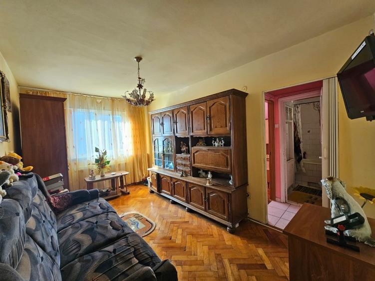 Apartament 2 camere,etaj 2 zona Dacia - 1