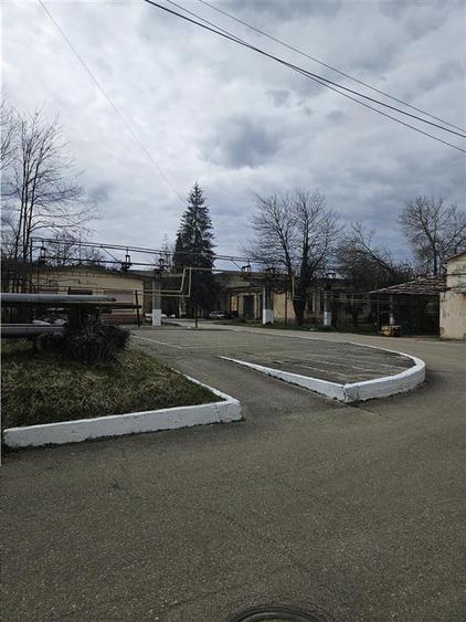 Spațiu industrial, de 600 mp, în Periferie