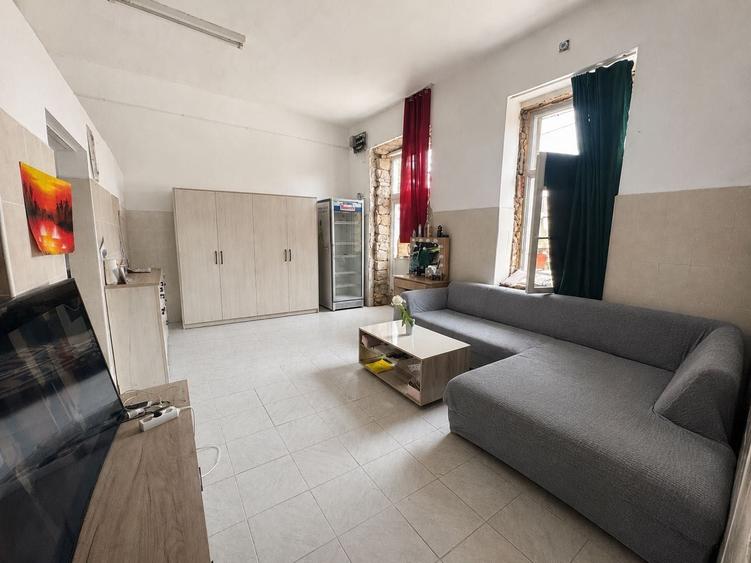 Spațiu comercial, de 280 mp, în Aghireșu