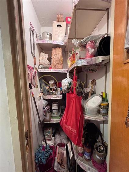 Apartament cu 3 camere decomandat, mobilat în Valea Ialomiței