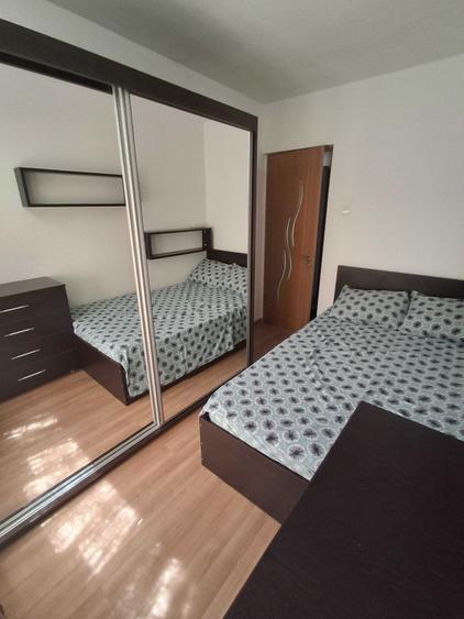 Apartament cu 3 camere semidecomandat în Tomis Nord