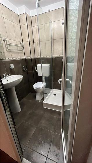 Apartament cu 3 camere semidecomandat în Soarelui