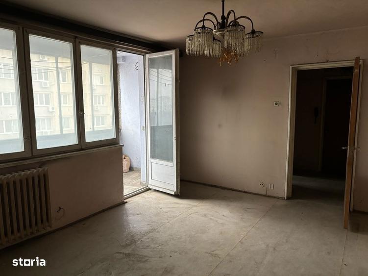 Apartament cu 3 camere decomandat în Obor