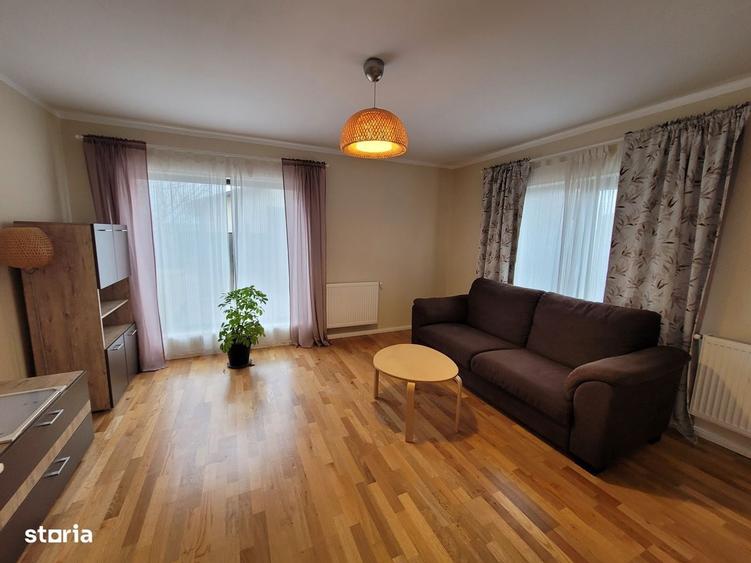 Casă cu 4 camere în Odăile