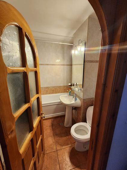 Apartament cu 3 camere decomandat în Nerva Traian