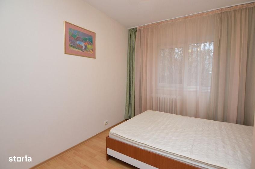 Apartament cu 3 camere semidecomandat, mobilat în Tineretului