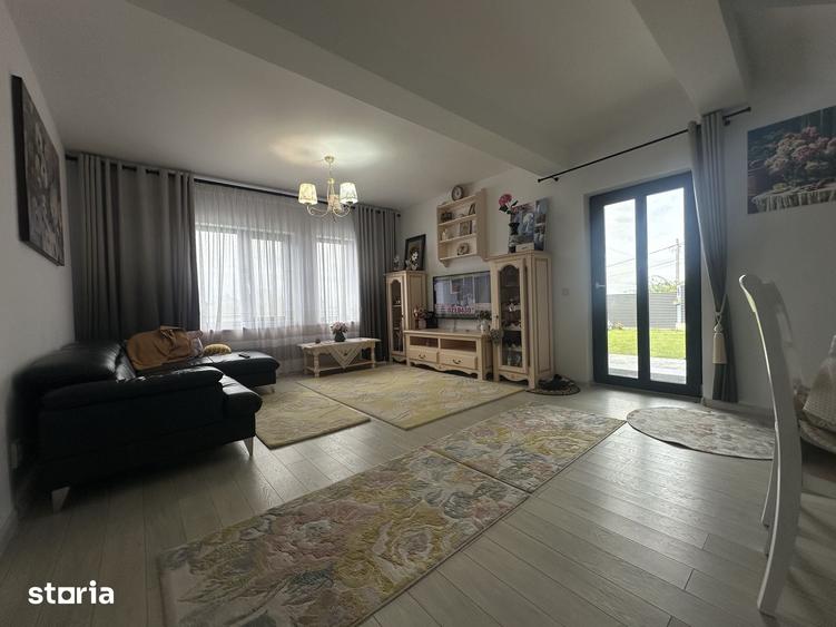 Casă cu 4 camere cu Teren 420 Mp în Bucium
