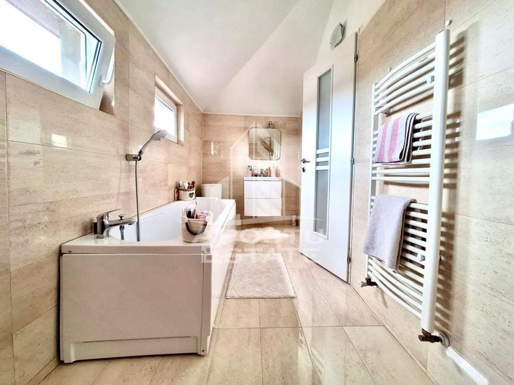 Apartament cu 3 camere decomandat în Bujac