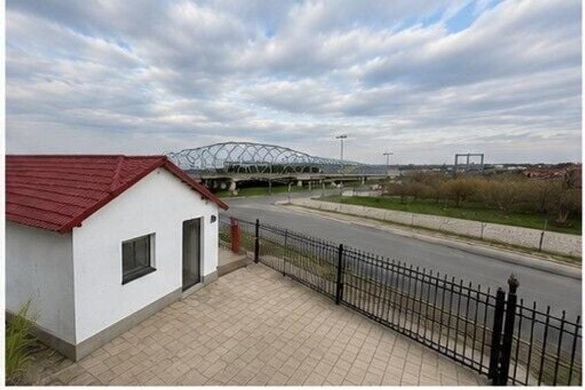 Casă individuală cu 6 camere cu Canalizare în Theodor Pallady