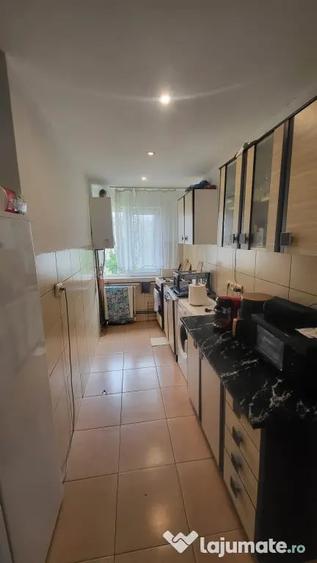 Apartament cu 2 camere semidecomandat în Govândari