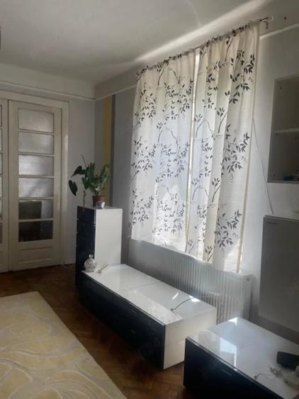 Casă cu Teren 930 Mp în Central