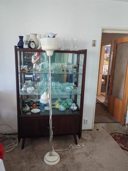 Apartament cu 3 camere semidecomandat în Bucur Obor