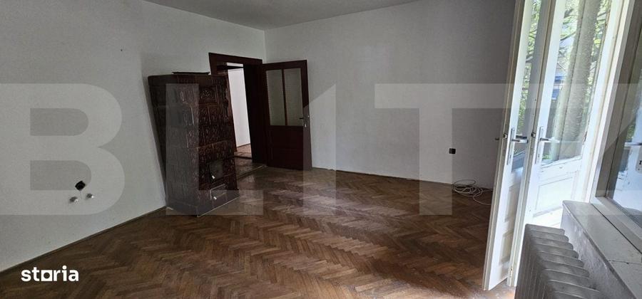 Casă cu 4 camere în Brăduț