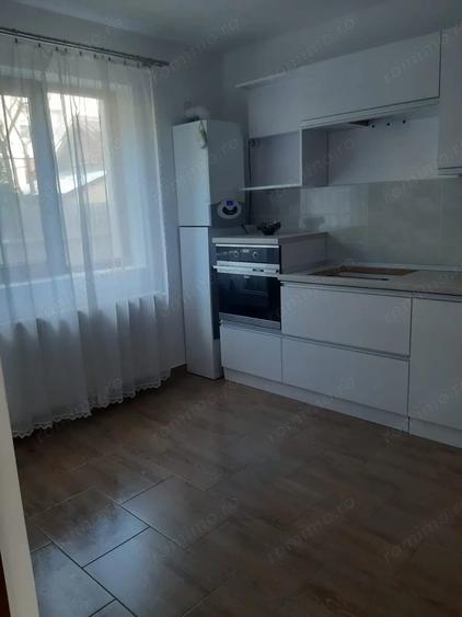 Casă cu 4 camere cu Teren 180 Mp în Central