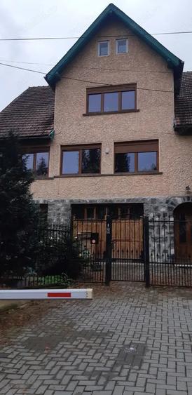 Casă cu 6 camere cu Teren 382 Mp în Ultracentral