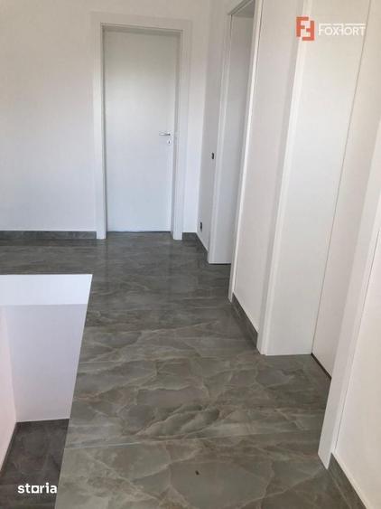 Casă cu 4 camere cu Teren 302 Mp în Plopi