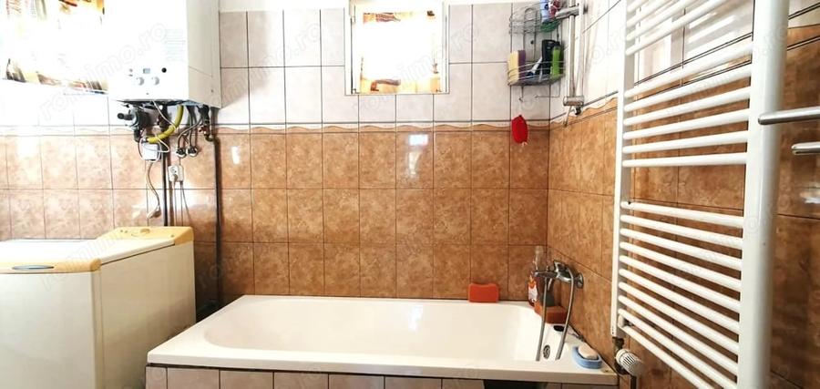 Casă cu 3 camere cu Teren 2568 Mp în Luna