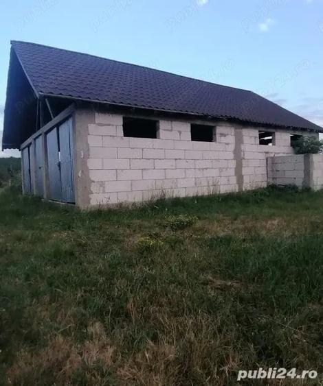 Teren de 2200 mp, în Colibași
