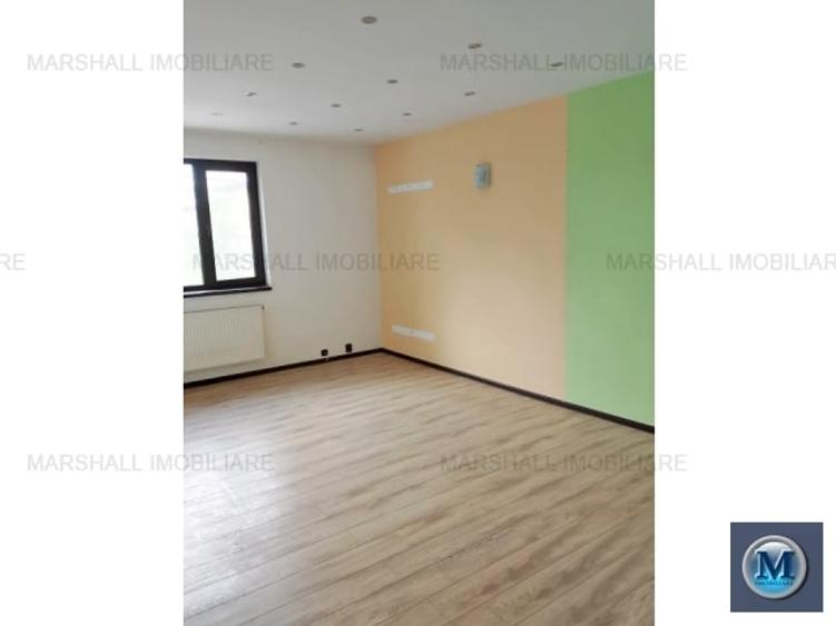 Casă cu 8 camere cu Canalizare în Ultracentral