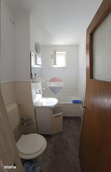 Apartament cu 3 camere decomandat, mobilat în Republicii