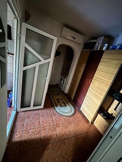 Apartament cu 2 camere decomandat în Broșteni