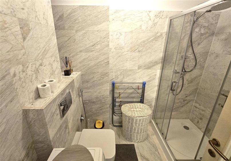 Apartament cu 2 camere semidecomandat, mobilat în Copou