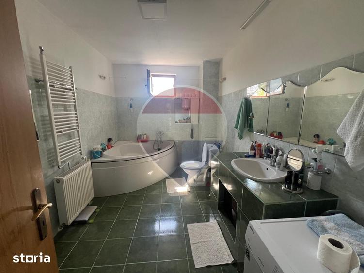 Casă cu 3 camere cu Teren 2244 Mp în Vânători