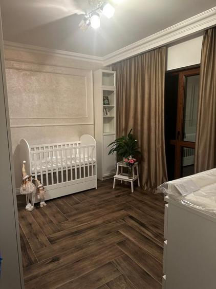 Casă cu 5 camere cu Garaj în Nicolae Grigorescu