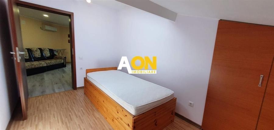 Duplex cu 10 camere cu Canalizare în Central