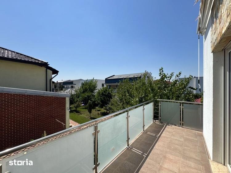 Casă cu 8 camere cu Teren 500 Mp în Odăi