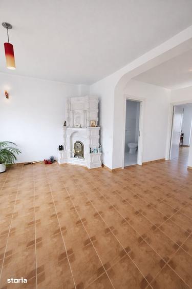 Casă cu 4 camere cu Teren 376 Mp în Traian