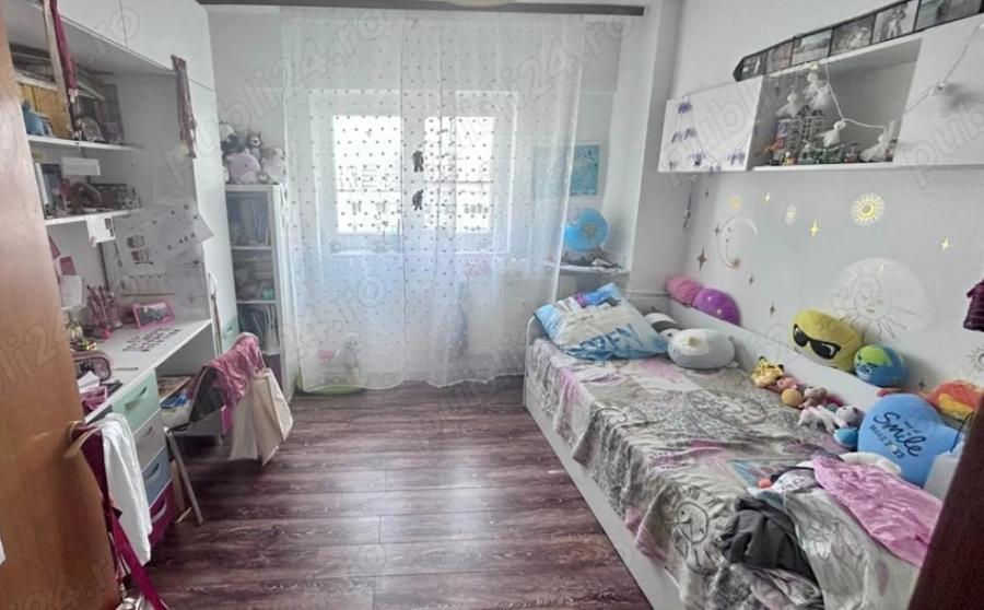 Apartament cu 3 camere decomandat, mobilat în Basarabia