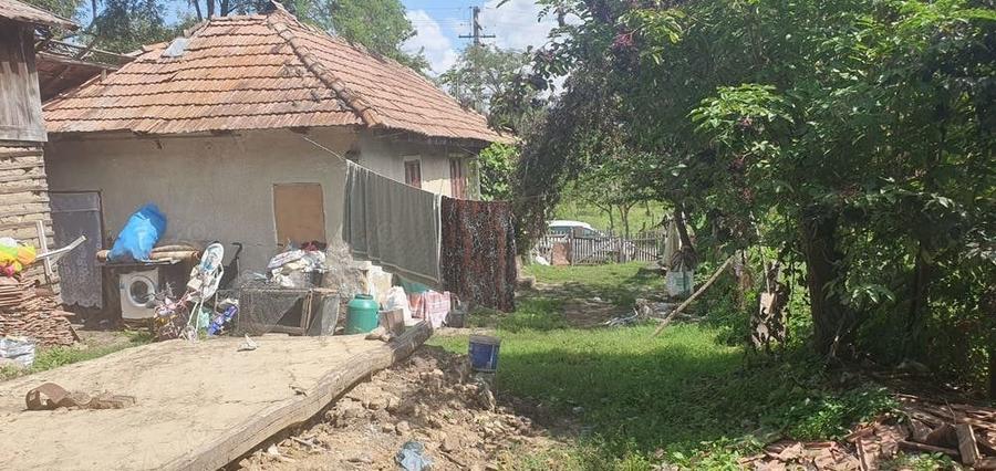 Teren de 4000 mp, în Izvoarele