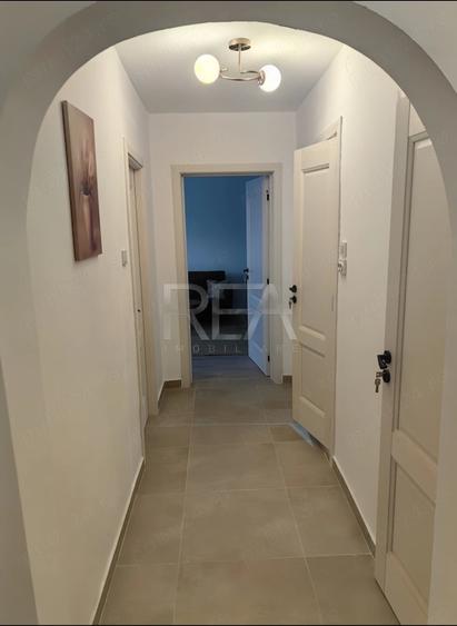 Apartament cu 2 camere decomandat, mobilat în Crângași