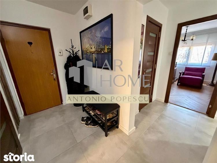 Apartament cu 3 camere decomandat, mobilat în Central