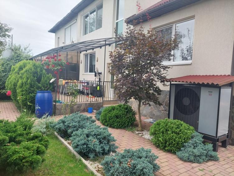 Duplex cu 5 camere cu Canalizare în Crăciunești