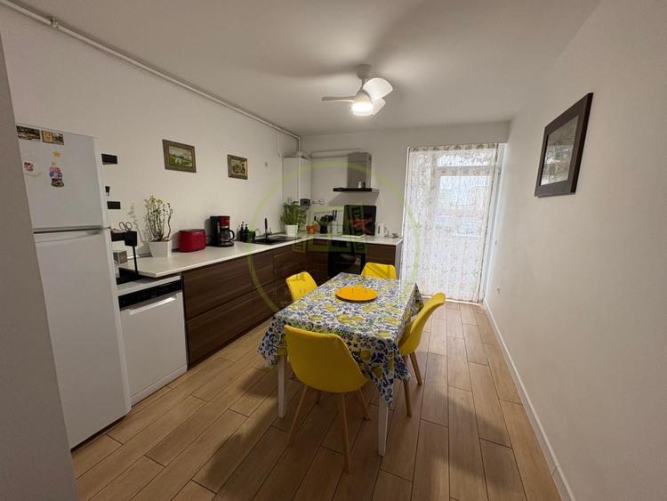 Apartament cu 3 camere semidecomandat, mobilat în Șelimbăr