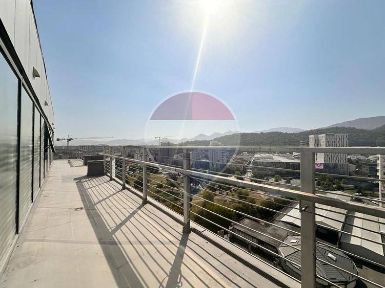 Birou, de 90 mp, în Central