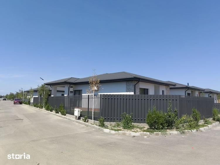 Casă cu 4 camere decomandat cu Teren 400 Mp în Corbeanca