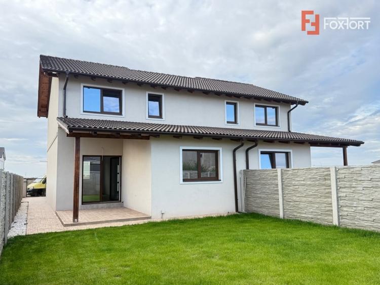 Duplex cu 4 camere cu Teren 247 Mp în Săcălaz