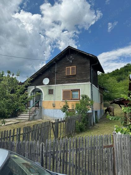 Teren de 5600 mp, în Vărbila