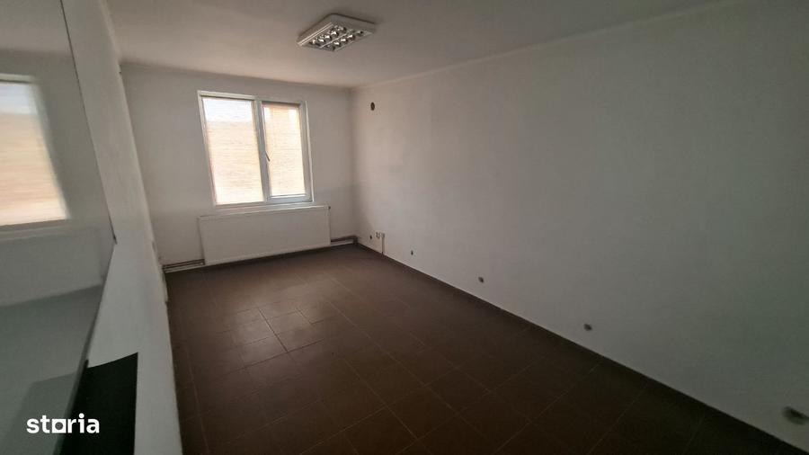 Casă cu 4 camere în Zigoneni