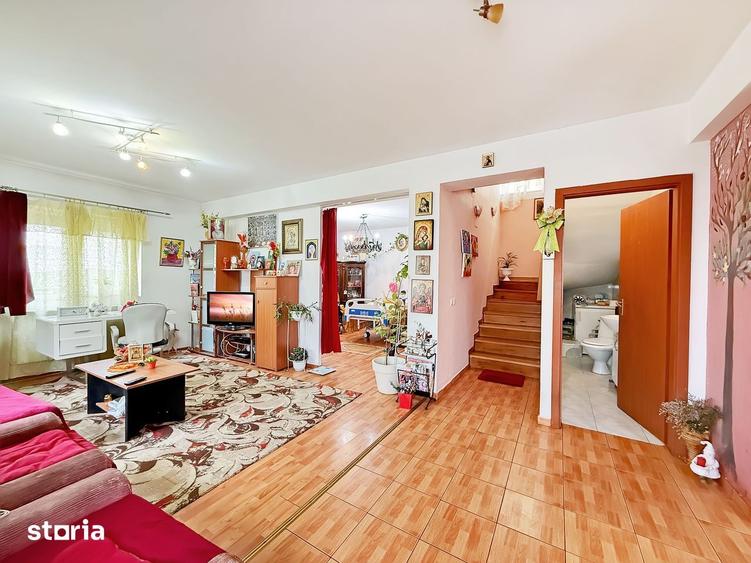 Casă cu 5 camere decomandat cu Teren 281 Mp în Șagului