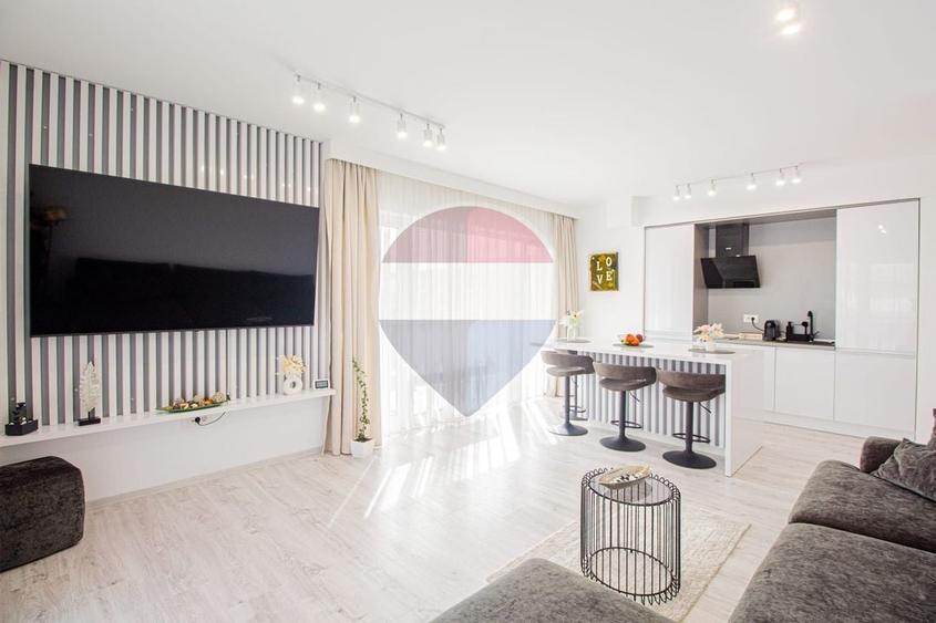 Apartament cu 3 camere decomandat, mobilat în Central