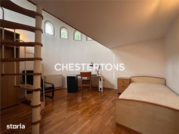 Apartament cu 3 camere decomandat în Primăverii