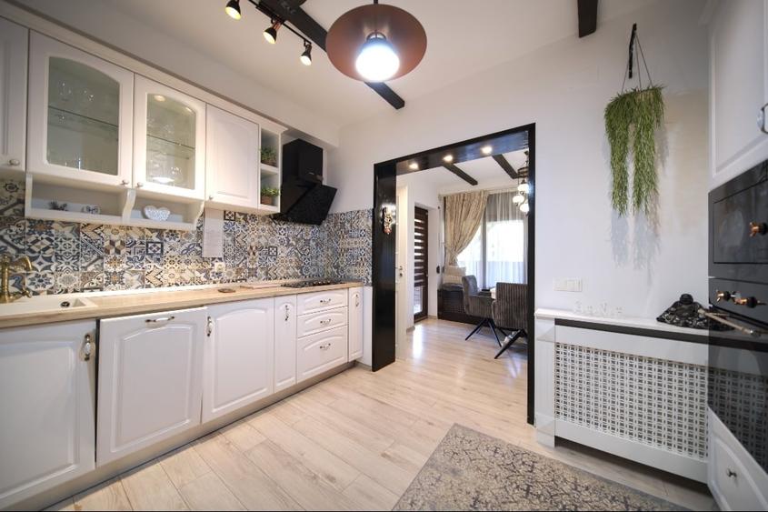 Proprietar vând apartament deosebit cu 170m2 curte privata, terasa,3 cam ,2 bai - 3