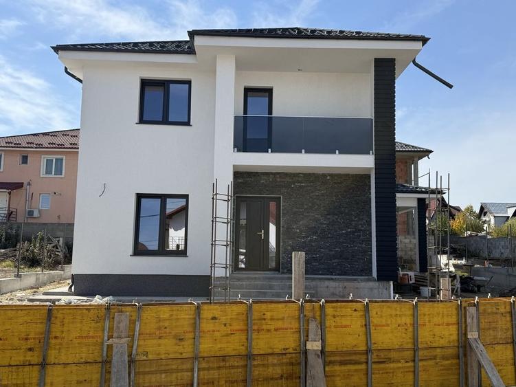Casă cu 4 camere în Geamăna