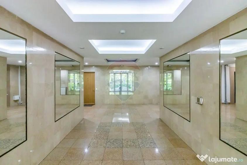 Apartament cu 4 camere decomandat în Nordului