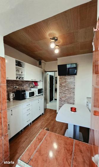 Apartament cu 3 camere decomandat în Alfa