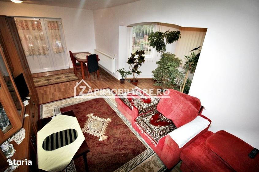 Casă cu 4 camere în Mureșeni